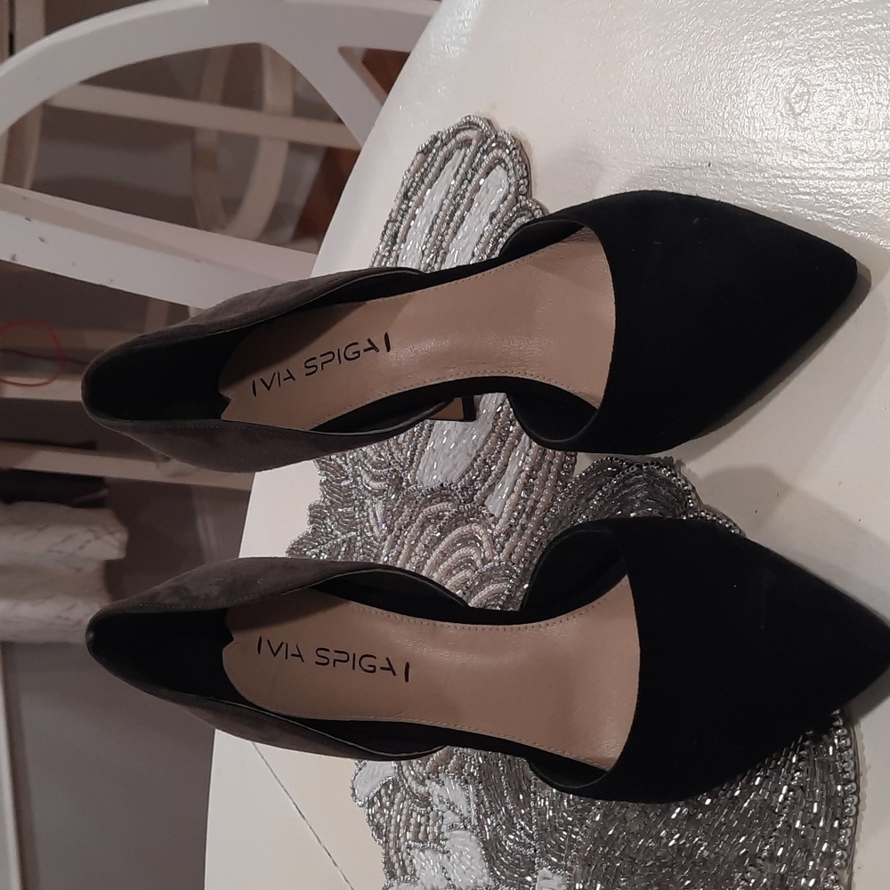 VIA SPIGA Carola Suede Pumps 4” Heel Classic Black and Grey Pointed Toe Size 10